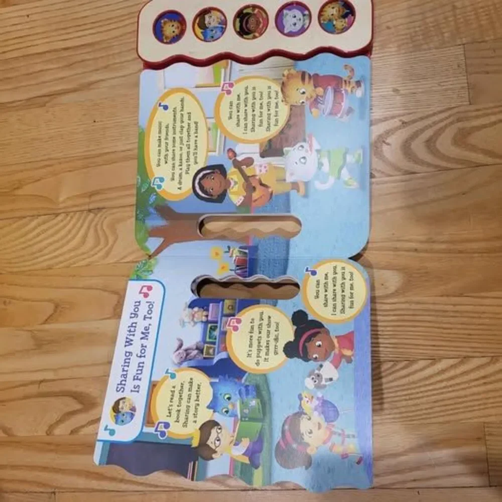 Daniel Tiger Friendly Songs: Children's 5-Button Song Book - Sing and Read